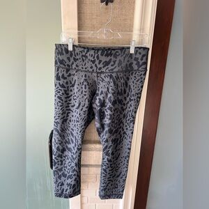 Lululemon Athletica Black Patterned cropped Leggings
